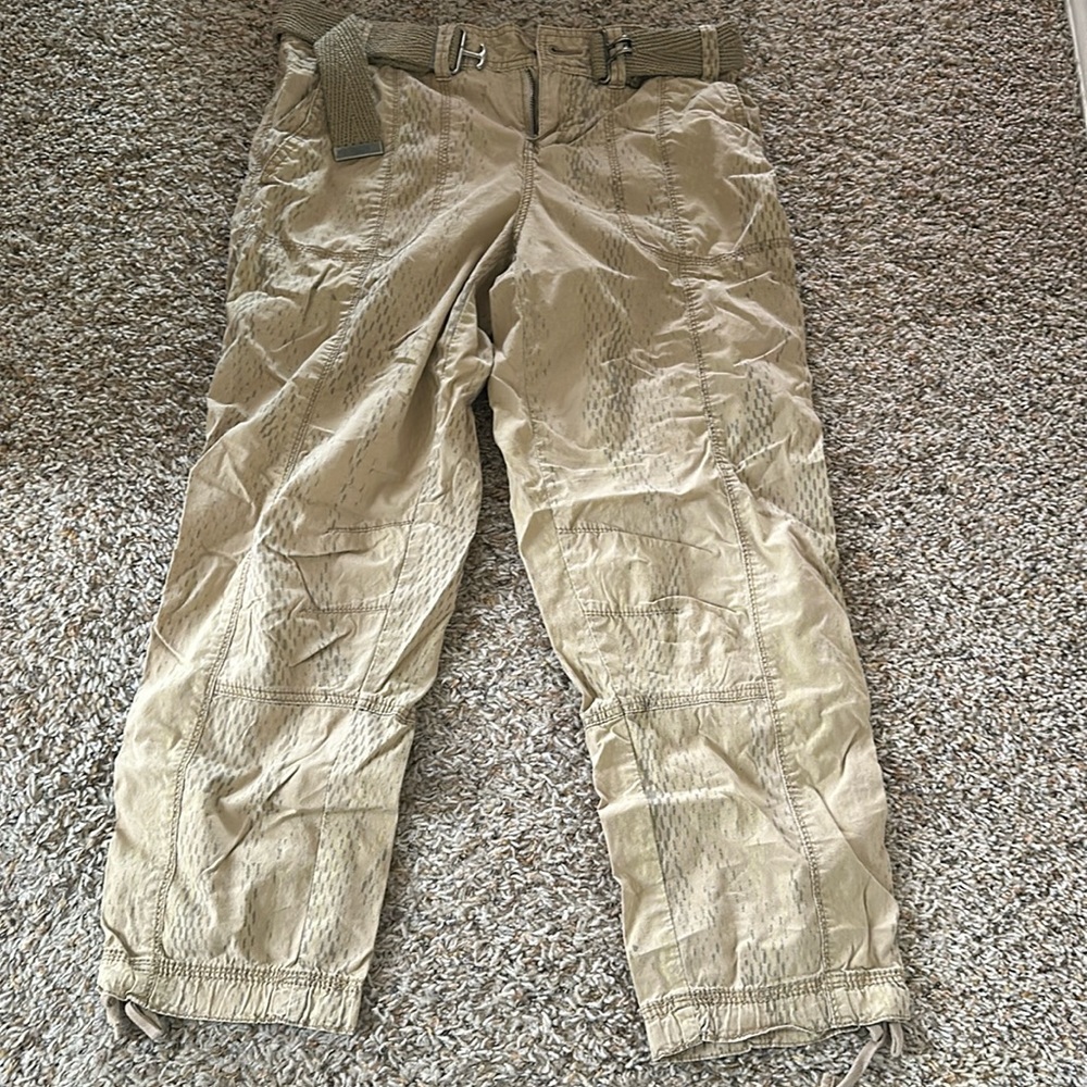 Cropped breathable cargo pants with belt